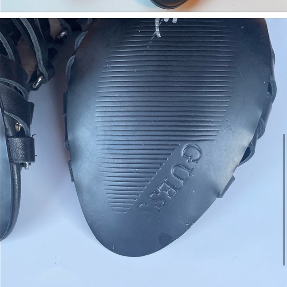 Size 8.5 Guess Sandal Shoes - Picture 4 of 6